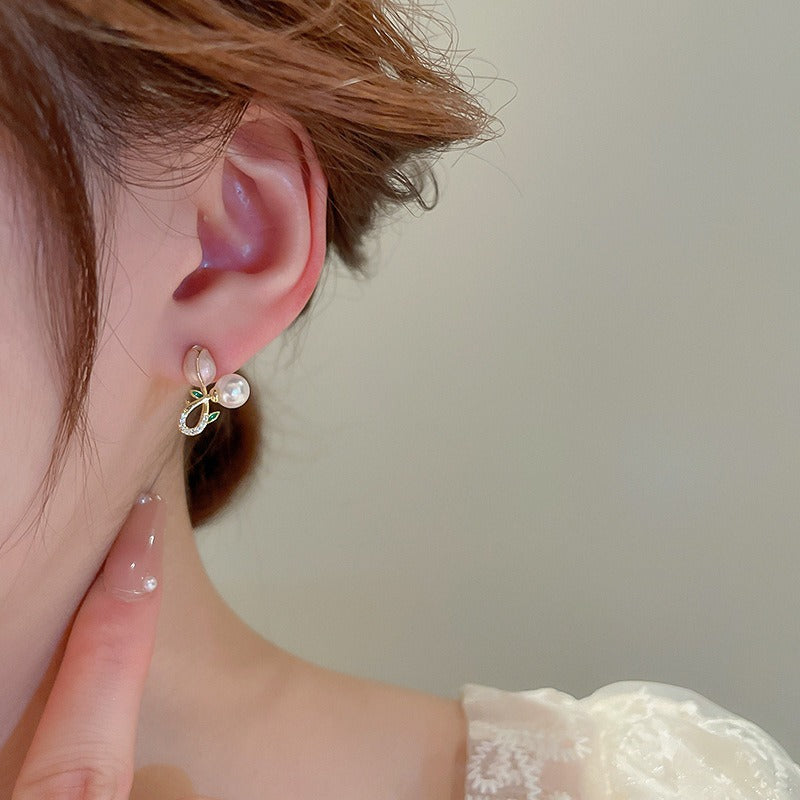 Blingy Pearl Rosebud - Ear Studs