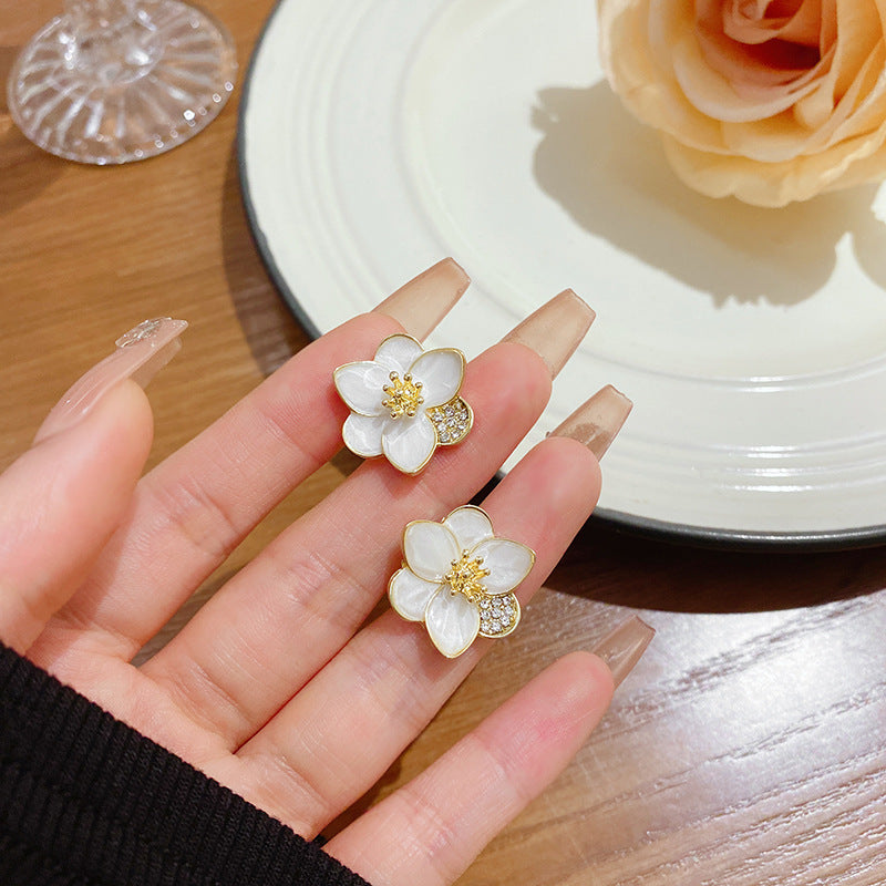 White Flower - Earrings