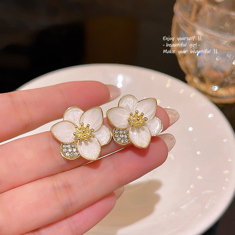 White Flower - Earrings