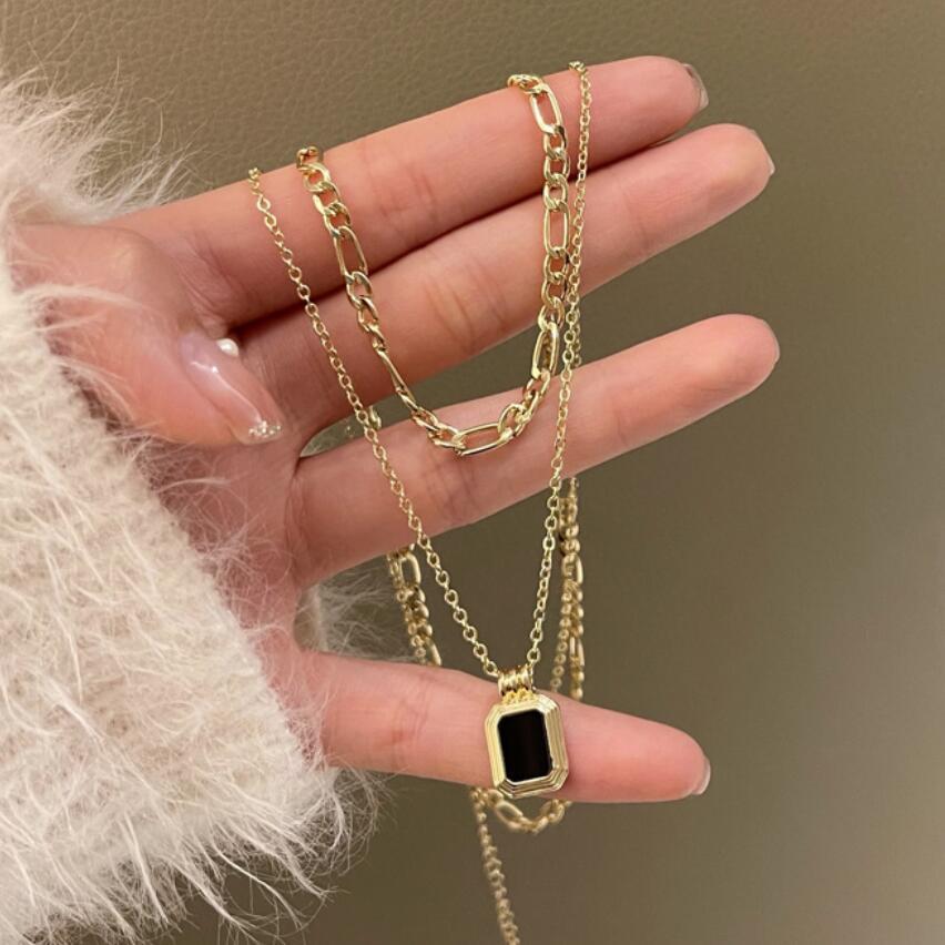 Black Gem Double Layer Gold - Necklace