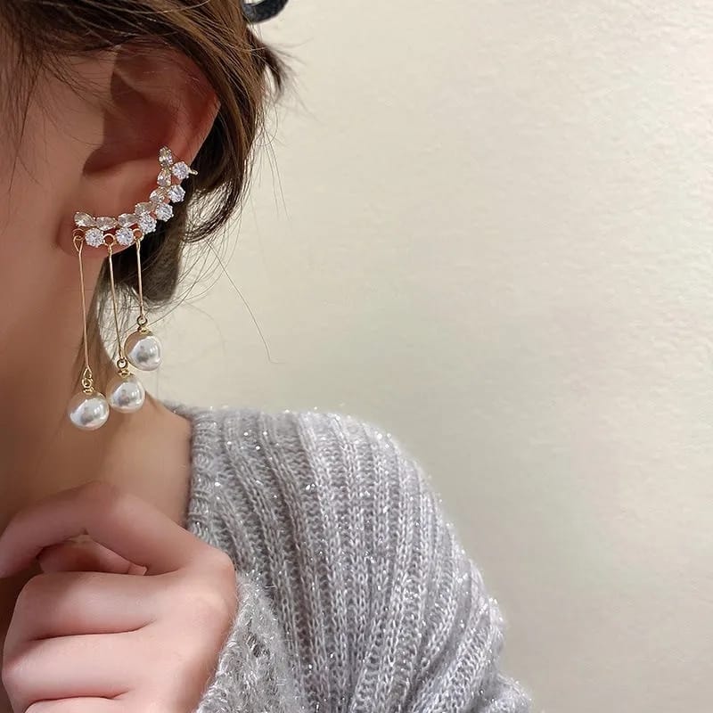 Dangling Sparkle & Pearl - Earrings