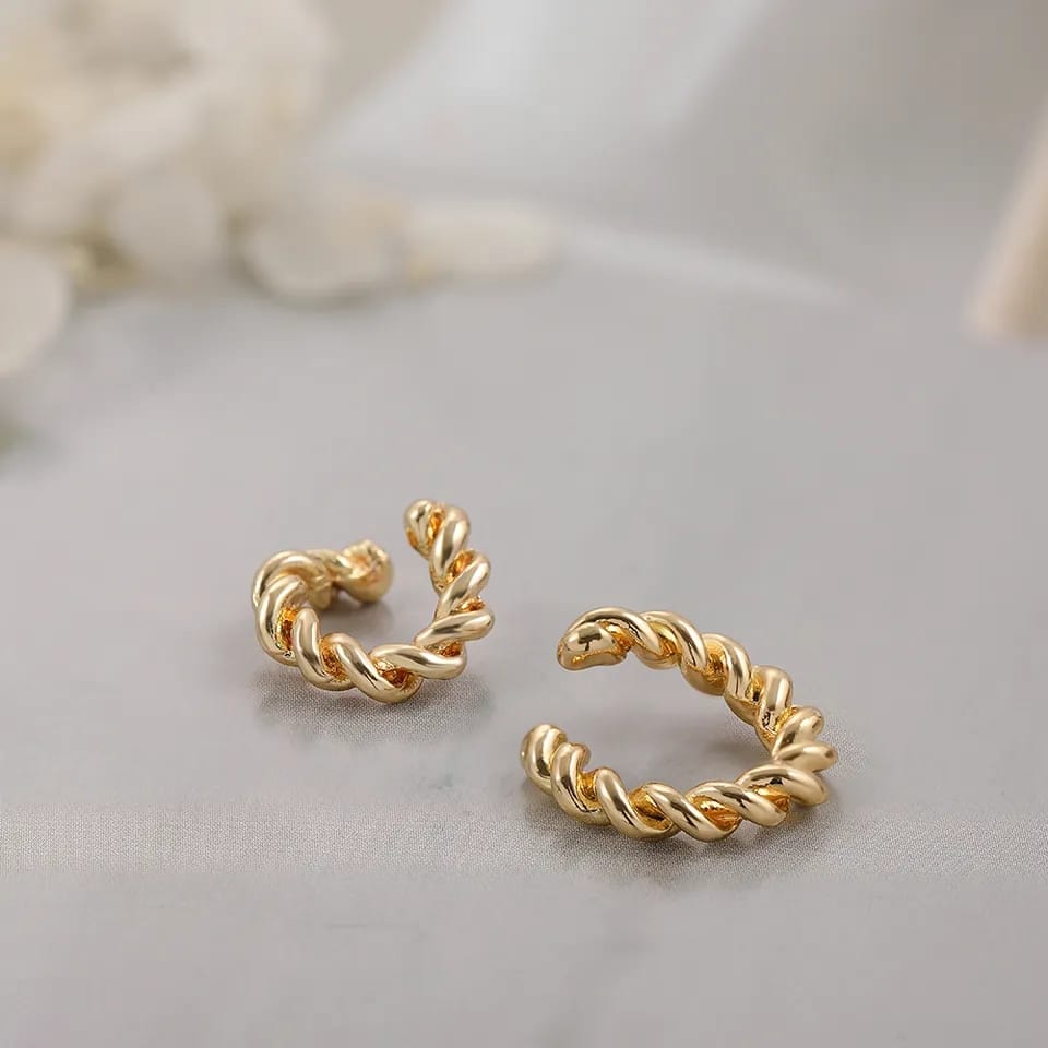 Gold Twist - Ear Cuff