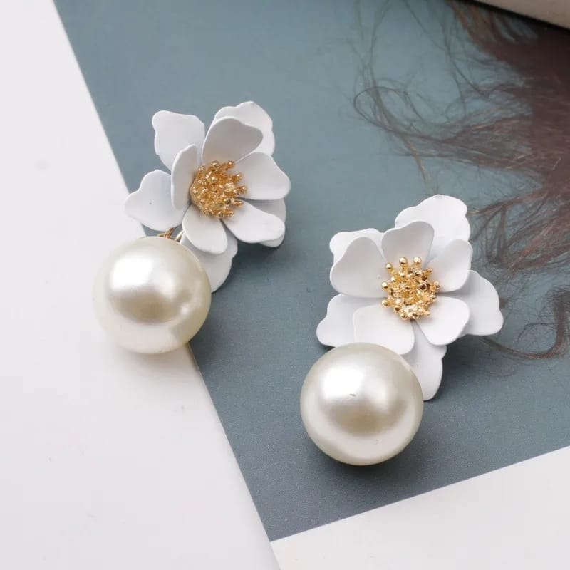 White Flower - Earrings