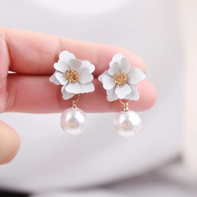 White Flower - Earrings