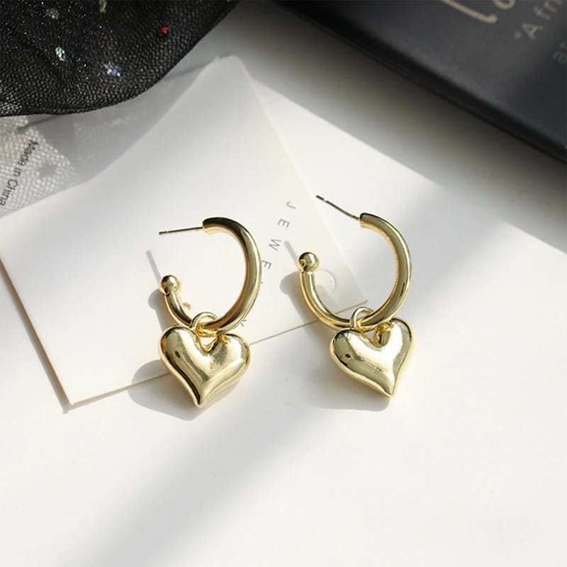 Dangling Heart - Earrings