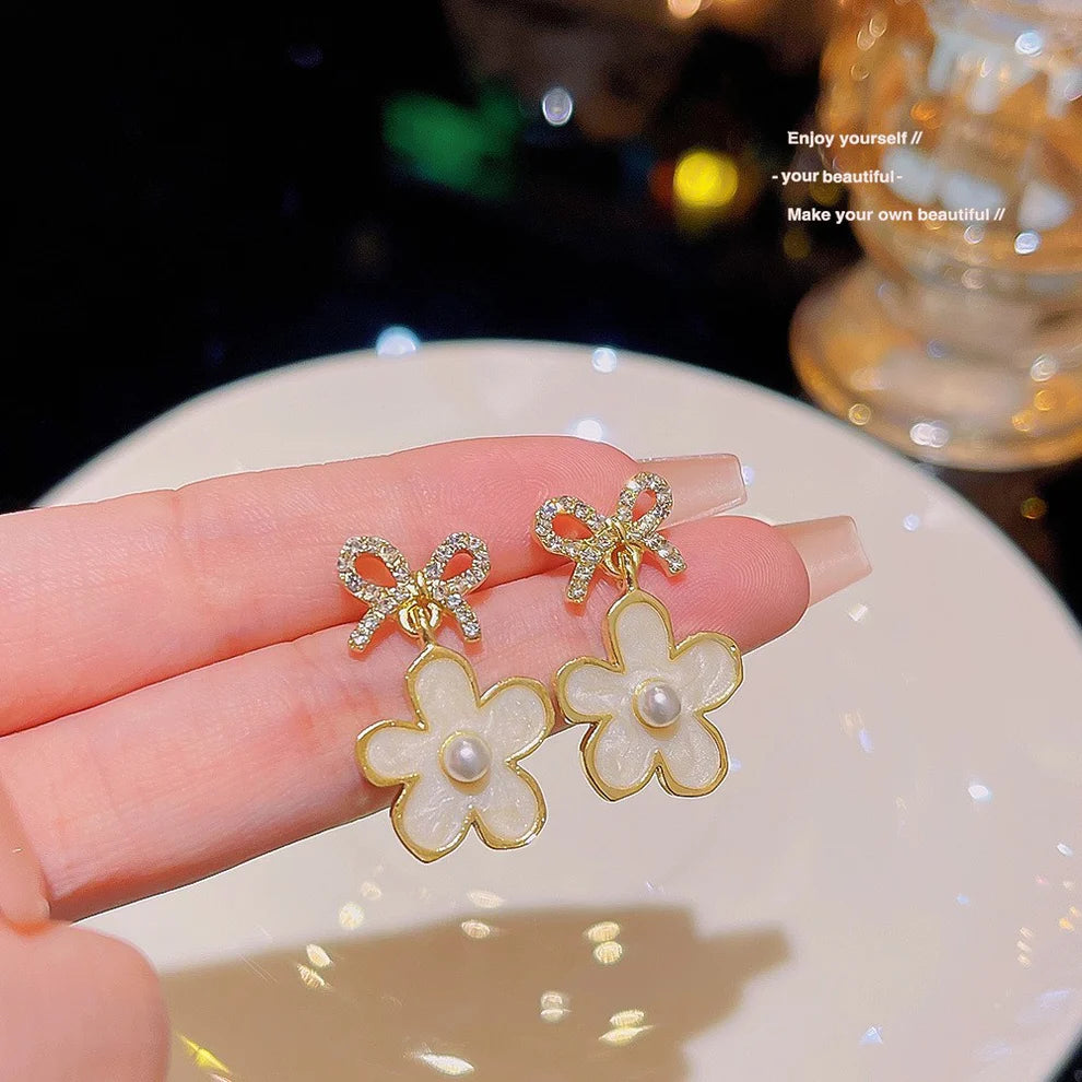 Blinky Bow & Flower  - Earrings