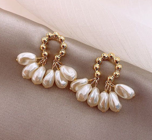 Cluster Pearls - Earrings