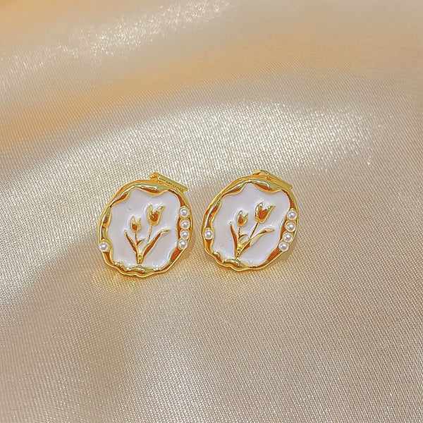 Gold Flower White Round  - Earring