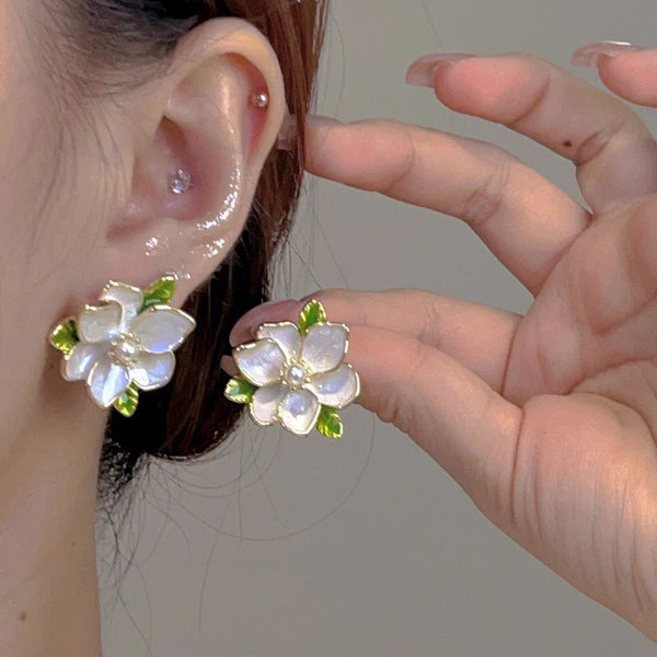 White Flower & Leaf - Earring