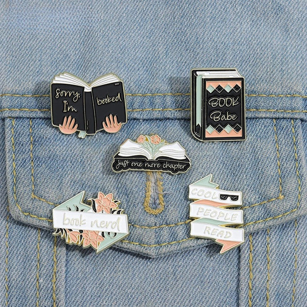 Cool Books Lover - Enamel Pin