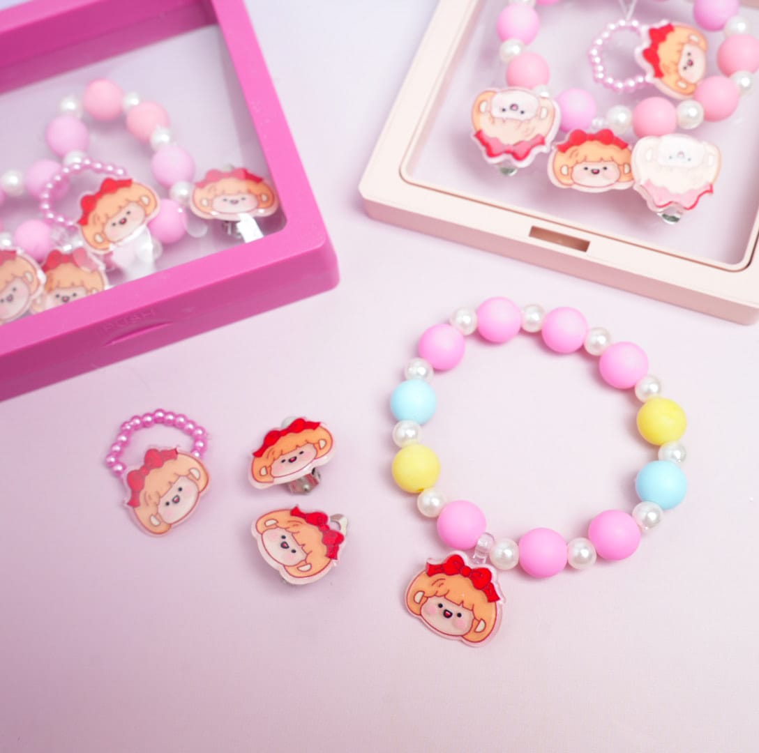 Cute Girl Face Beaded Pearls - Box Jewelry Set
