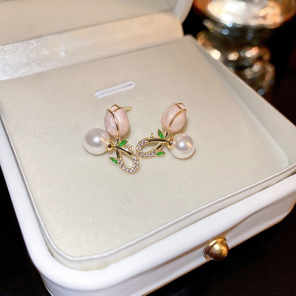 Blingy Pearl Rosebud - Ear Studs