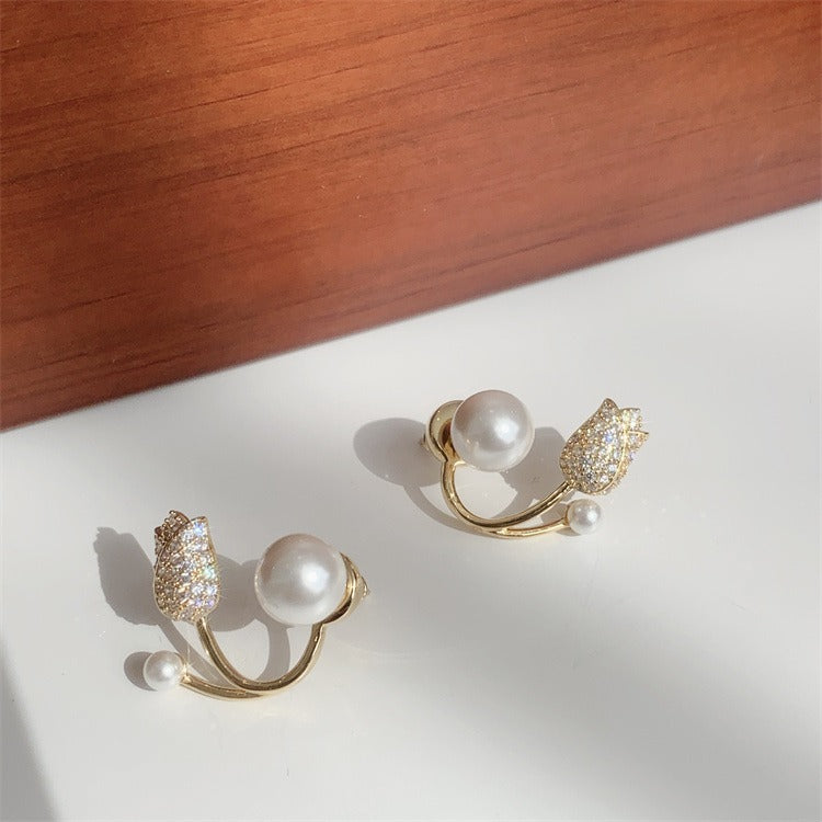 Pearl &amp; Tulip Gold - Ear Studs