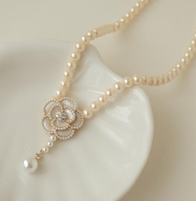 Flower Pearls - Necklace