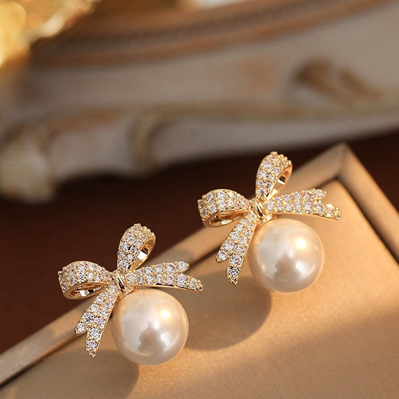 Blingy Bow Pearl Gold - Ear Studs