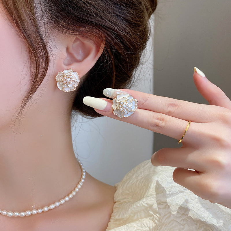 Fancy Pearl Rose - Earrings
