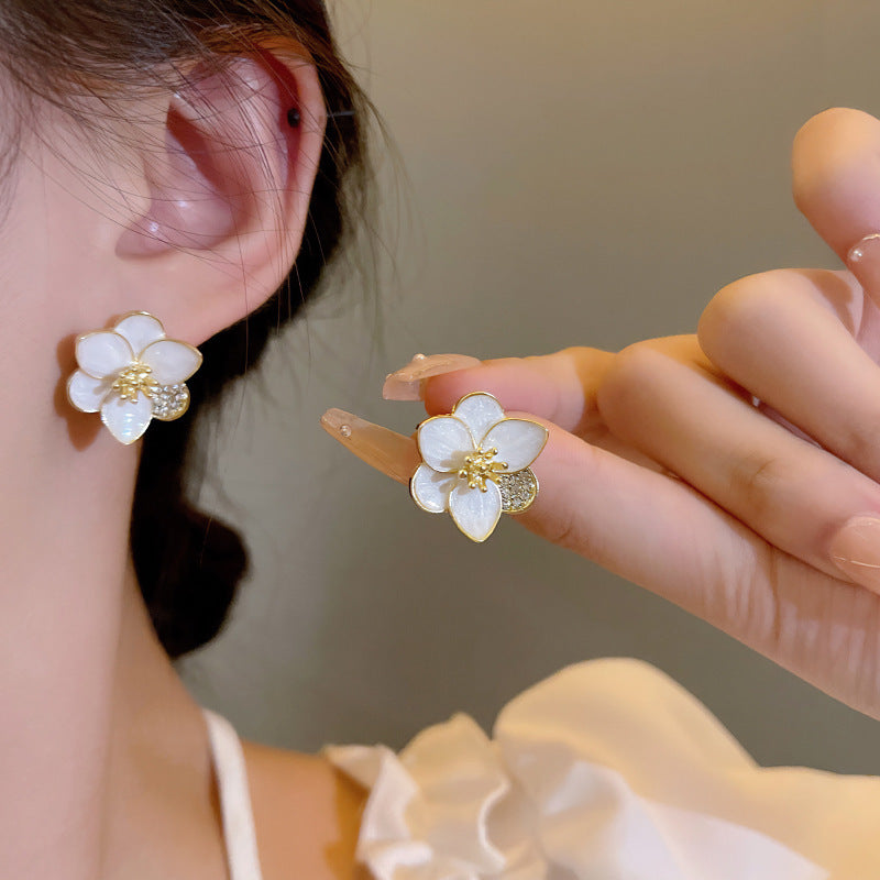 White Flower - Earrings