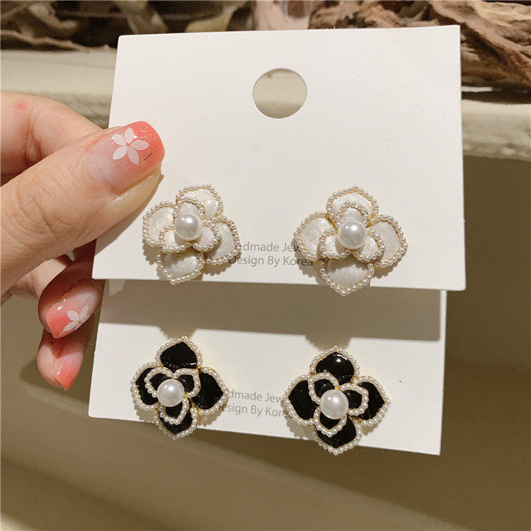 Pearls Flower - Earring