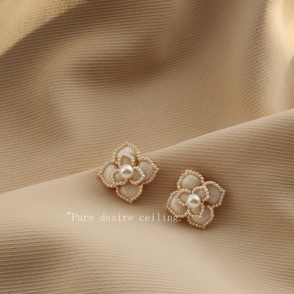 Pearls Flower - Earring