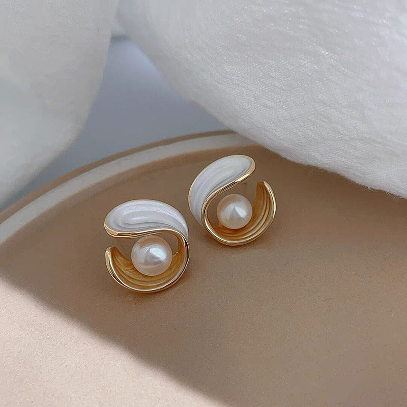 White Pearl Gold - Earrings
