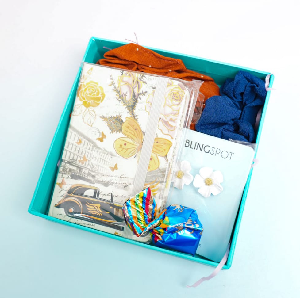 Gift Box 49 - Vintage Happy Deal