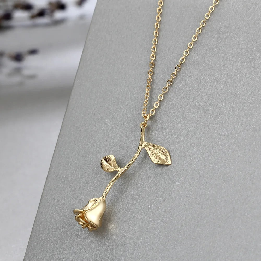 Elegant Gold Rose Flower - Necklace