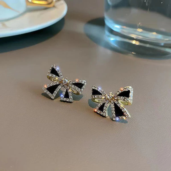 Black & White Diamonds Bow - Earring