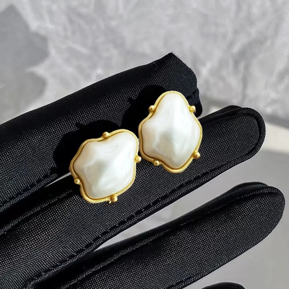 White Cluster Pearl Gold  - Earring