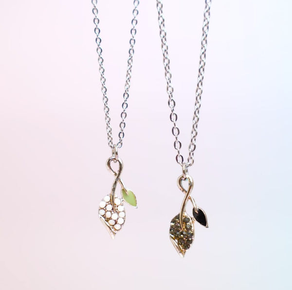 Leaf Knot Silver - Necklace