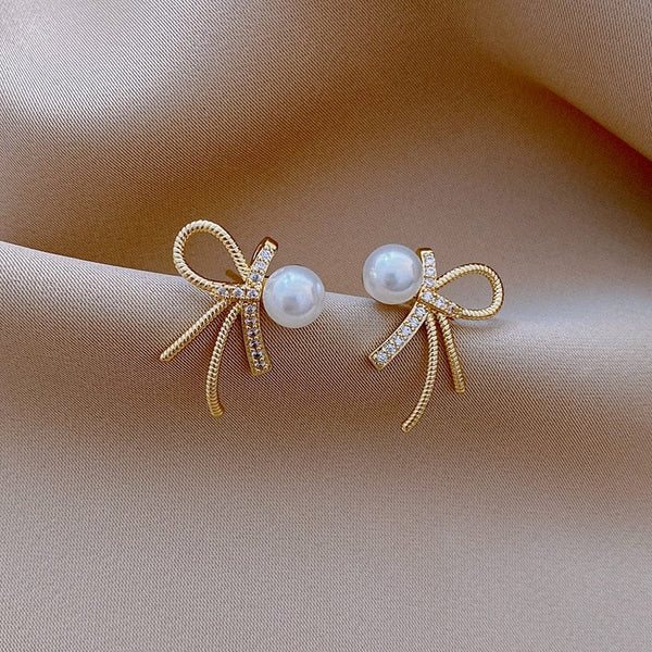 Gold Bow Pearls - Earring