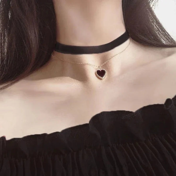 Velvet Neck Black Heart  - Necklace