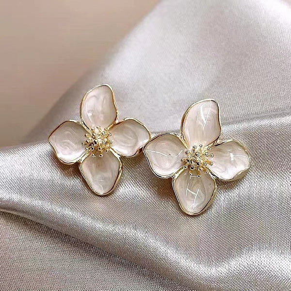 Enameled White Flower Gold - Earrings