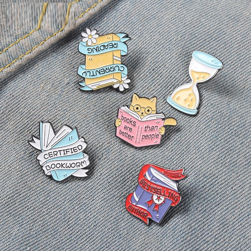 Book Lover - Enamel Pin