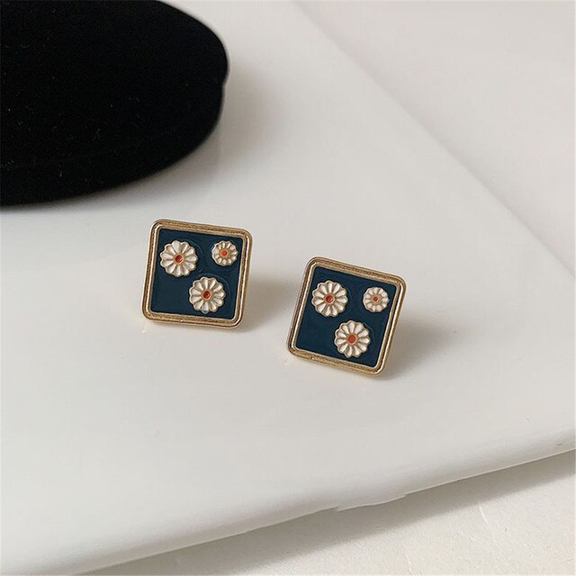 Daisy Flower Style 1 - Earring