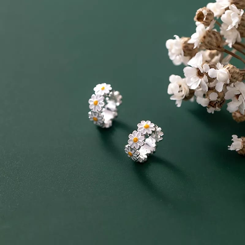 Daisy Hoop - Ear Studs