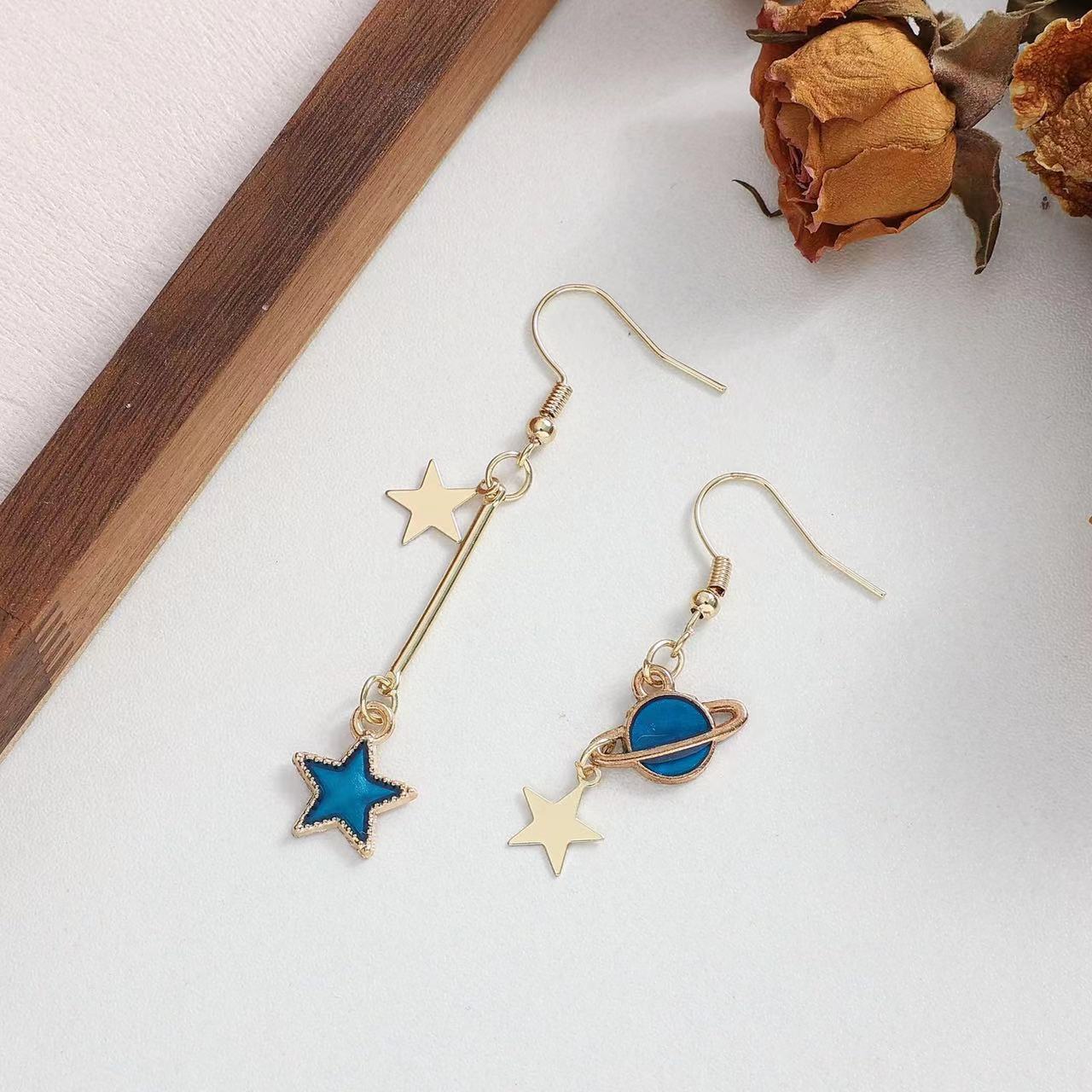 Planet & Star Earring - Style 3