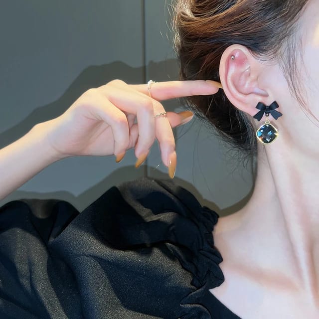 Crystal Black  Bow - Earrings