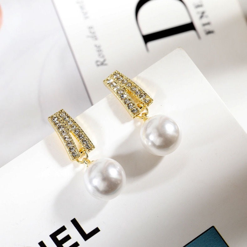 Pearl & Gold Glam  - Earrings