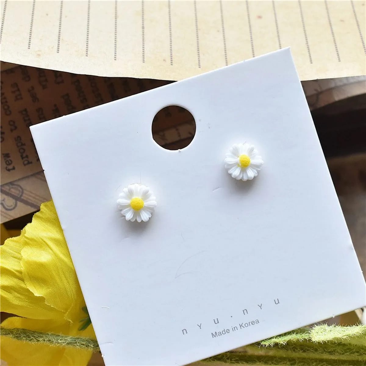 White Flower - Ear Stud